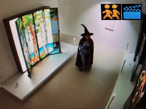 Creation and installation of decorations for Halloween! Creation and installation of decorations for Halloween!