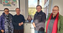 Don d'un vase d'Auguste Jean par Groupama  - décembre 2024