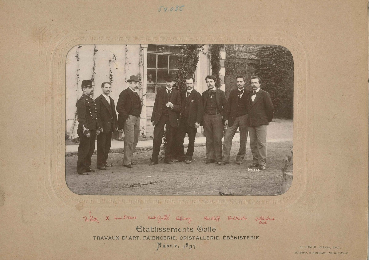 De Jongh Frères, Cliché de groupe des cadres des Établissements Gallé, 1897, crédits Archives Municipales de Remiremont.